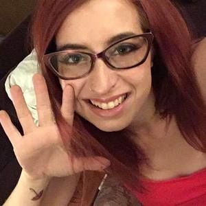 Meet your Posher, Korinne